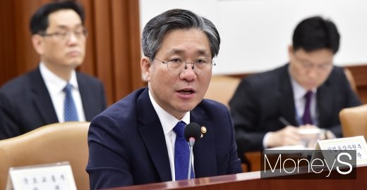 [머니S포토] 성윤모 산업부 장관의 발언