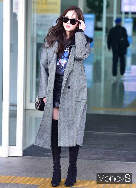 [머니S포토] 김소현, 선글라스는 공항 필수 아이템