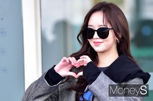 [머니S포토] 김소현 '러블리한 하트 발사'