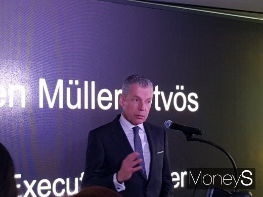 토스텐 뮐러 오트보쉬(Torsten M&uuml;ller-&Ouml;tvos) 롤스로이스 CEO. /사진=이지완 기자