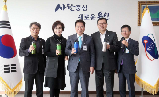 ▲ 백군기 용인시장, ‘플라스틱 프리 챌린지’ 동참. / 사진제공=용인시