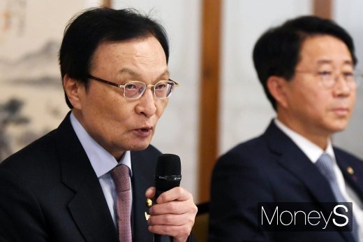 [머니S포토] 모두발언하는 이해찬 대표