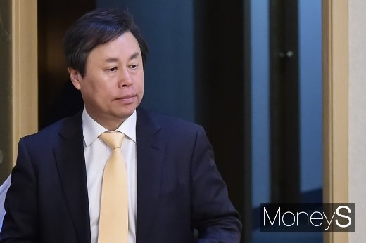 [머니S포토] 사회관계장관회의 참석한 도종환 장관
