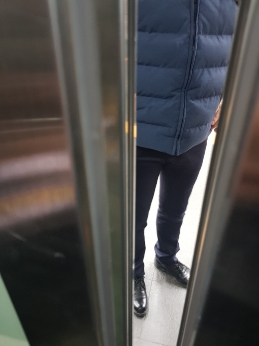 공덕역 내 승강기에 시민 12명이 갇혀 10여분만에 기계설비팀에 의해 구조됐다. /사진=독자 제공
