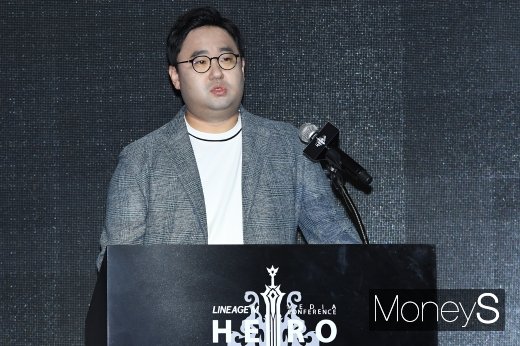 [머니S포토] 인사말 하는 심승보 NC 전무