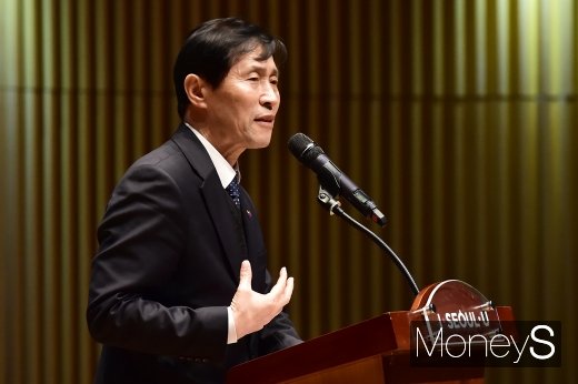 [머니S포토] 제로페이 관련 입 뗀 이학영 의원