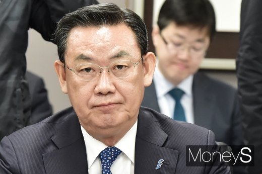 [머니S포토] 김태영 은행연합회장, 금융위 간담회 참석