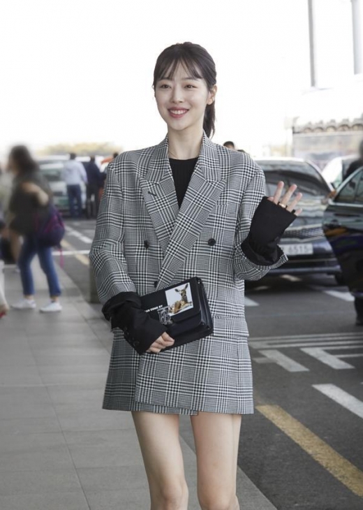 [★공항패션] 설리, 상큼한 하의실종룩