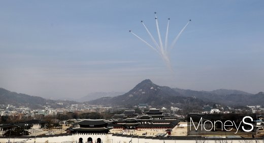 [머니S포토] 제100주년 3·1절 기념식, 하늘 수놓은 블랙이글스