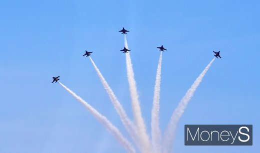 [머니S포토] 3·1절 100주년 행사 앞두고 창공을 가르는 블랙이글스