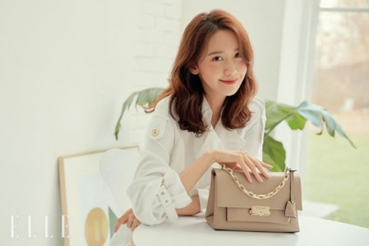 [★화보] 윤아, 봄내음 가득한 청순 패션