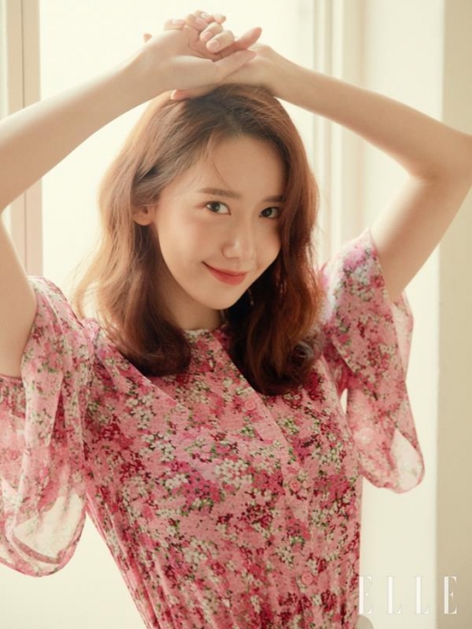 [★화보] 윤아, 봄내음 가득한 청순 패션