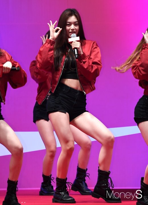 [머니S포토] 위키미키 김도연, 눈에 쏙 들어오는 비주얼