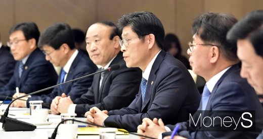 [머니S포토] 규제개혁 입 뗀 노형욱 국무조정실장