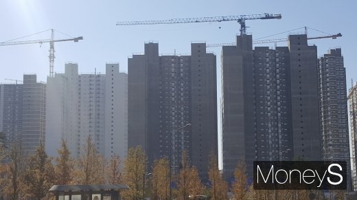 파주 운정신도시의 한 아파트 건설현장. /사진=김창성 기자
