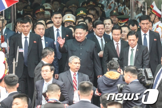 제2차 북미정상회담을 하루 앞둔 26일 김정은 북한 국무위원장이 특별열차편으로 베트남 랑선성 동당역에 도착했다./사진=뉴스1 성동훈 기자 