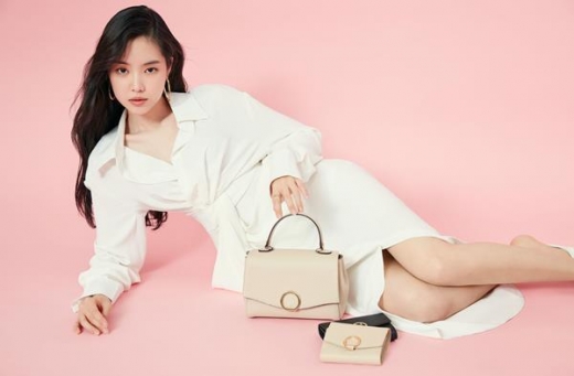 [★화보] 손나은, 럭셔리부터 섹시까지 '봄 코디' 제안