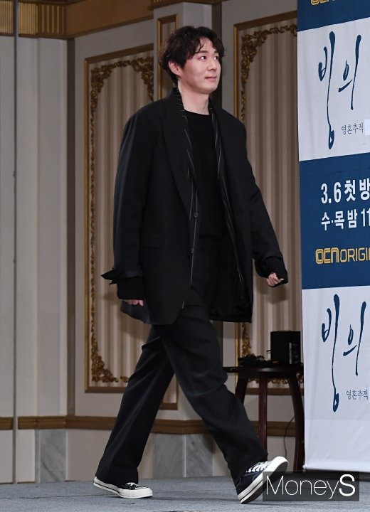 [머니S포토] 연정훈, 강렬한 올블랙 패션