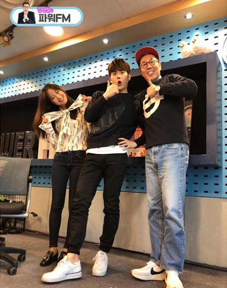 김영철의 파워FM. 왼쪽부터 주시은 아나운서, 이인권 아나운서, 김영철. /사진='김영철의 파워FM' 인스타그램 캡처