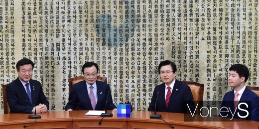[머니S포토] 이해찬 찾은 황교안