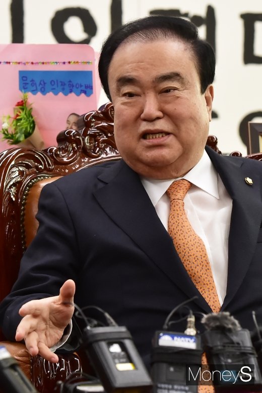 [머니S포토] 입 뗀 문희상 의장