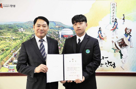 ▲ '소년농부 한태웅' 안성 3.1운동 100주년 홍보대사 위촉. / 사진제공=안성시