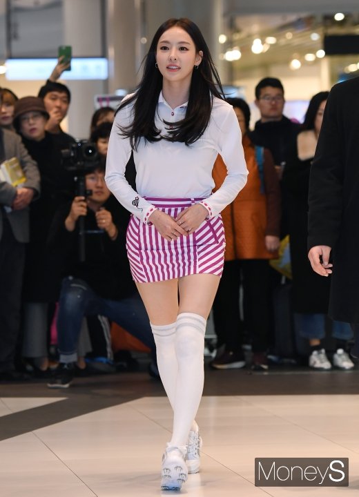 [머니S포토] 이다희, 백화점 시선 싹쓸이하는 비주얼