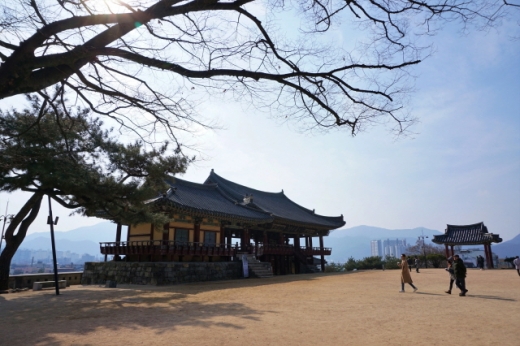 우리나라 3대 명루의 하나인 영남루. /사진=한국관광공사
