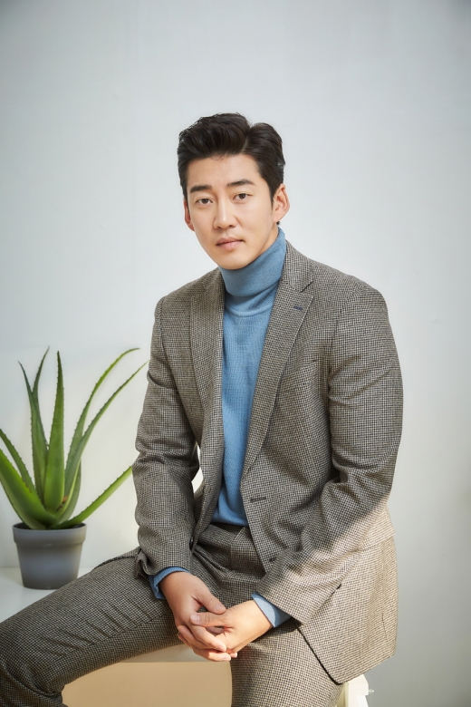 ©사람엔터테인먼트