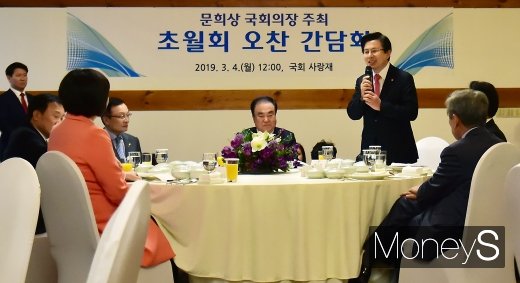 [머니S포토] 초월회 첫 참석한 황교안 대표