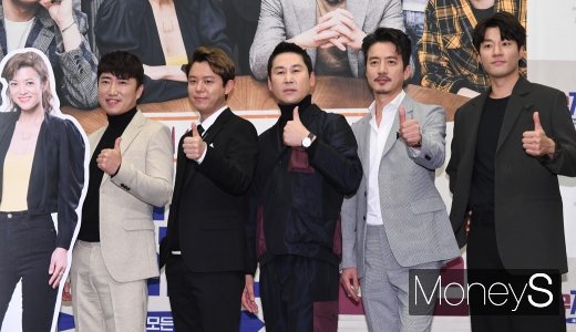 [머니S포토] 장동민·토니안·신동엽·정준호·이천희 '문제적 보스의 엄지척'