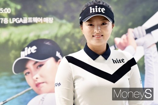 [머니S포토] 수수한 매력 뽐내는 LPGA 고진영
