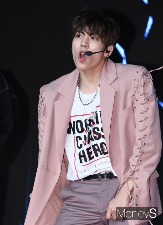 [머니S포토] 무대를 즐기는 장동우