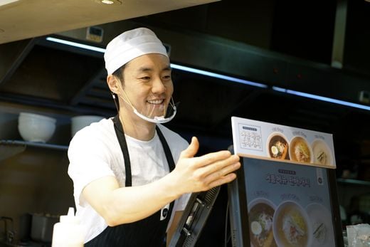 / 바르다김선생 이금섭 점주 (사진제공=바르다김선생) @머니S MNB, 식품 외식 유통 · 프랜차이즈 가맹 & 유망 창업 아이템의 모든 것