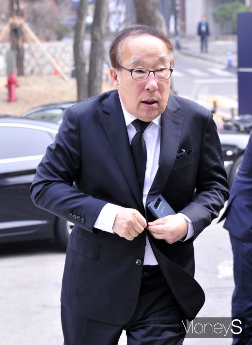 [머니S포토] 故 박용곤 빈소 찾은 박용성
