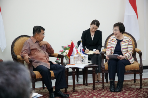 [머니S포토] 인니 부통령 찾은 이미경 코이카 이사장