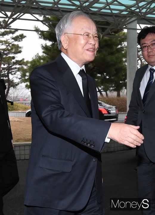 [머니S포토] 빈소 향하는 손경식 CJ그룹 회장