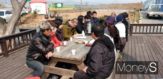 전남 강진군이 지난 4일 초보 귀농인을 위한 '주작목 배움교실' 프로그램을 운영하고 있다. /사진=강진군 제공