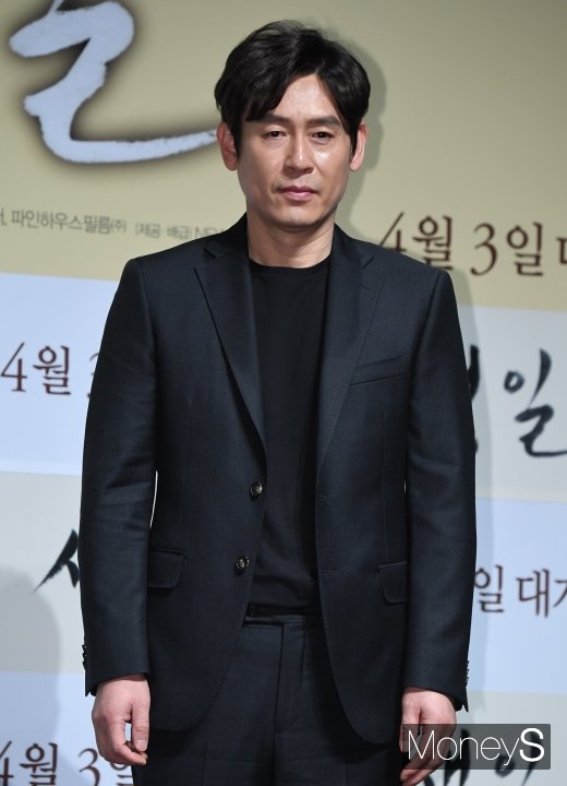 [머니S포토] 설경구, 중년의 멋