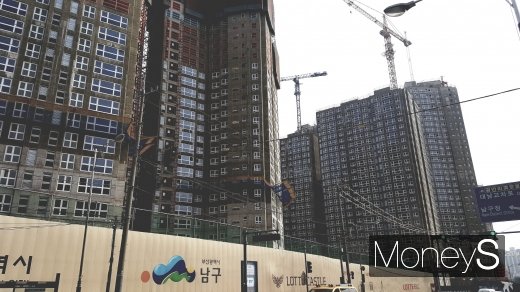 부산시내 한 아파트 건설현장. /사진=김창성 기자