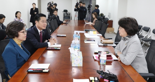 국회윤리특별위원회 김승희 자유한국당, 권미혁 더불어민주당, 이태규 바른미래당 간사(오른쪽부터). /사진=뉴스1 DB