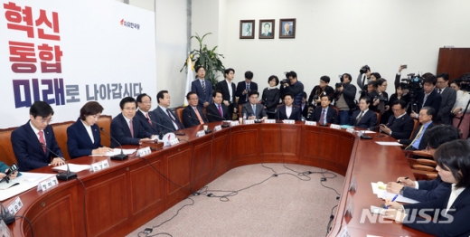 읍참마속. 지난 6일 국회에서 열린 자유한국당 대표 및 최고위원·중진의원 연석회의에서 황교안 대표가 발언하고 있다. /사진=뉴시스