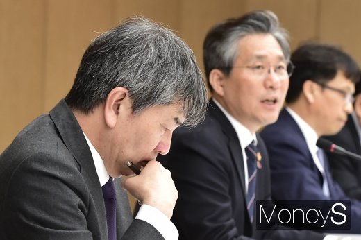 [머니S포토] 고심하는 김창섭 에너지공단 이사장