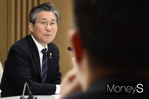 [머니S포토] 모두발언하는 성윤모 장관