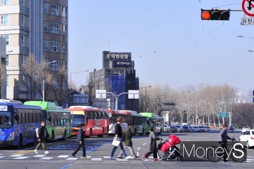 [머니S포토] 오랜만에 보는 파란하늘