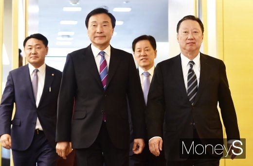 [머니S포토] 바른미래·대한상의, 경제현장 정책 간담회