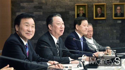 [머니S포토] 바른미래 경제현장 간담회, 발언하는 박용만