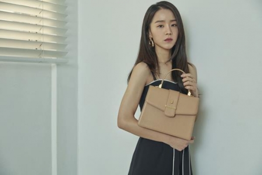 [★화보] 신혜선, 러블리와 시크한 여성스러운 봄 패션