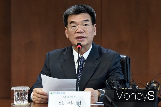 [머니S포토] 취재진 질문 답하는 가삼현 현대중공업 대표