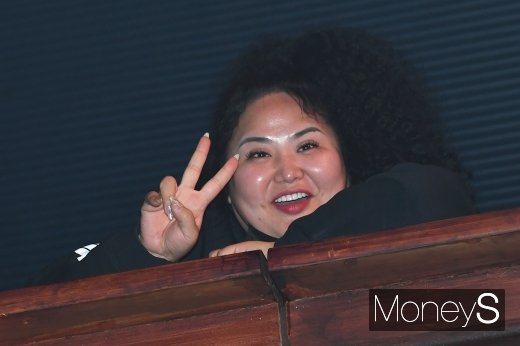 [머니S포토] 홍진영 언니 홍선영 '예쁘게 찍어주세요'